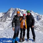 Aventura Invernal al Pico Bacias: Ascenso Épico desde el Balneario de Panticosa