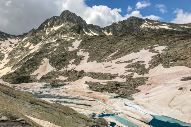 De Plan de Senarta al Ibón de Cregüeña: Ruta Senderista en el Corazón de los Pirineos