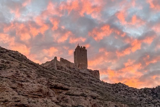 Ruta Senderista Cadrete, Lagarto, Fantasmas y Almunias: Un Recorrido por la Naturaleza de Zaragoza
